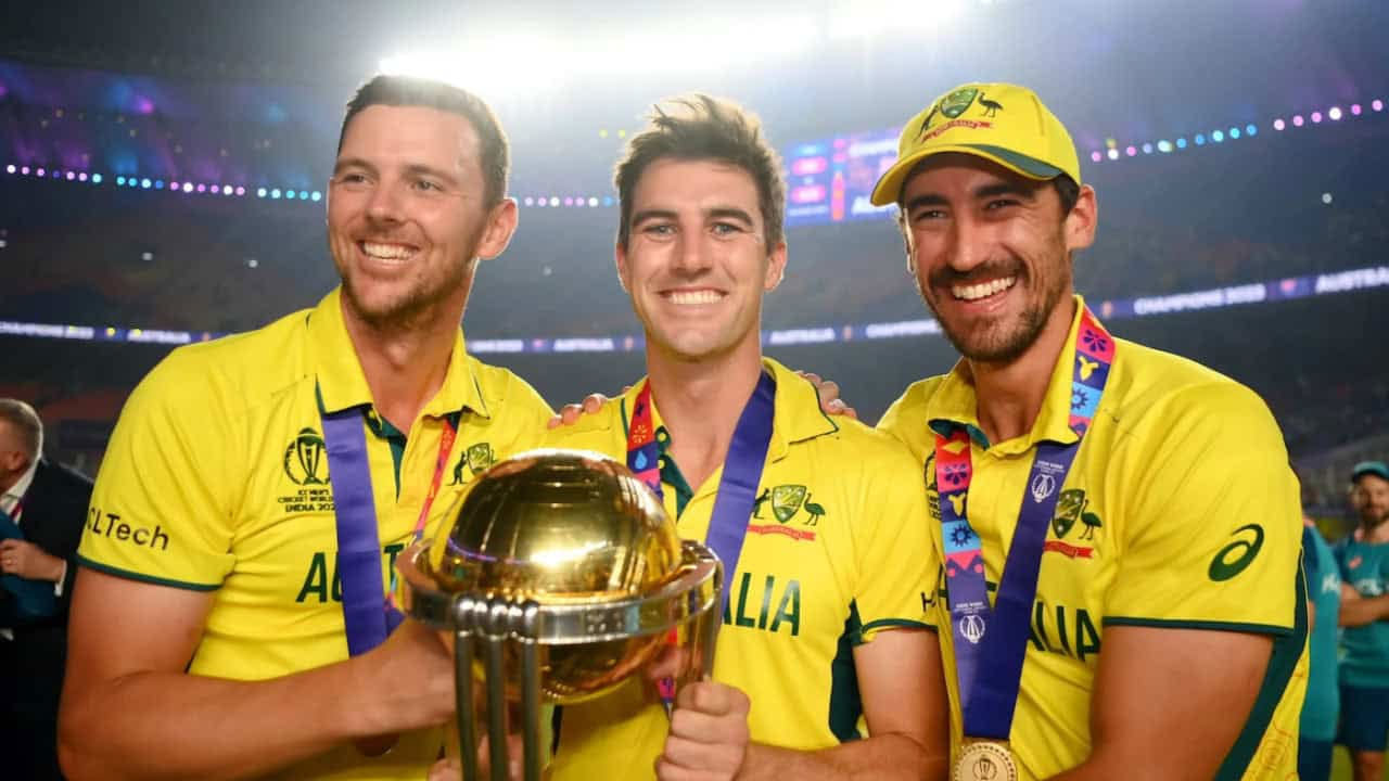 సన్‌రైజర్స్ హైదరాబాద్‌కు నాయకత్వం వహించనున్న ఆస్ట్రేలియా కెప్టెన్ పాట్ కమ్మిన్స్ కూడా ఐపీఎల్ 2025లో ఆడే అవకాశం లేదని తెలుస్తోంది. పాట్ కమ్మిన్స్ చీలమండ గాయంతో బాధపడుతున్నాడు. ఛాంపియన్స్ ట్రోఫీలో ఆడటం అతనికి కష్టంగా అనిపిస్తుంది. ఇటువంటి పరిస్థితిలో, అతను ఛాంపియన్స్ ట్రోఫీకి దూరంగా ఉంటే, ఈ బౌలర్ కూడా ఐపీఎల్‌కు దూరంగా ఉండవచ్చు. అయితే, ఇప్పటివరకు ఏదీ స్పష్టంగా తెలియలేదు. 