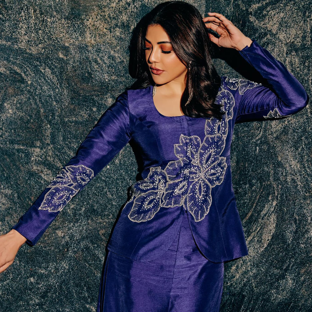 కానీ పార్ట్ 2 ఫలితం చూసాక ఇండియన్ 3 వచ్చేది అనుమానమే. దాంతో అక్కడ కూడా కాజల్‌కు కష్టాలు తప్పలేదు. ప్రస్తుతం కన్నప్పలో పార్వతిగా నటిస్తున్నారు కాజల్. మొత్తంగా సీనియర్ హీరోలంతా కలిసి కాజల్‌కు షాకిచ్చారు.
