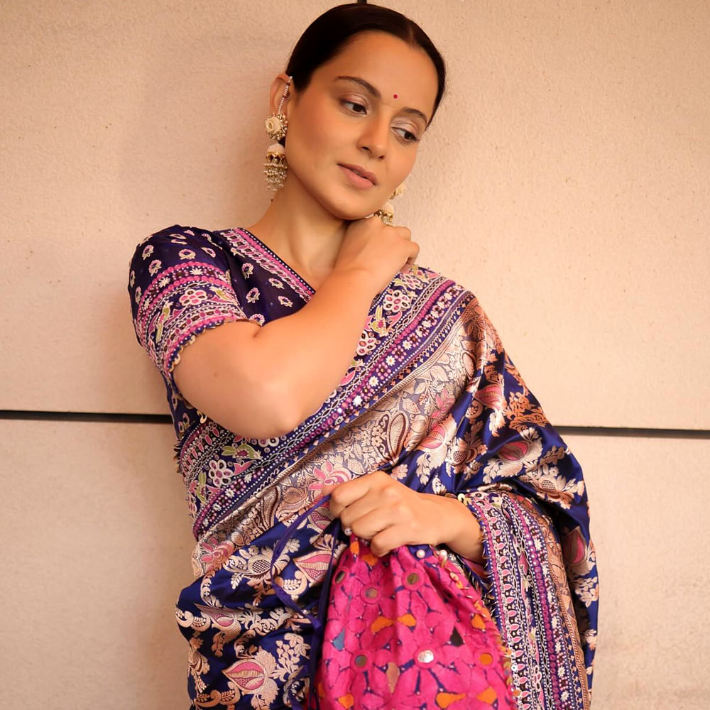 ఈ మూవీతో తెలుగు ప్రేక్షకులకు దగ్గరయ్యింది. ఆమె నటించిన తను వెడ్స్ మను సినిమా రూ.100 కోట్లు దాటిన తొలి హీరోయిన్ సెంట్రిక్ సినిమాగా నిలిచింది. ఇప్పుడు రాజకీయాల్లోకి అడుగుపెట్టింది. ముక్కుసూటిగా మాట్లాడడంతో బాలీవుడ్ పెద్దలు ఆమెను దూరం పెట్టారు.