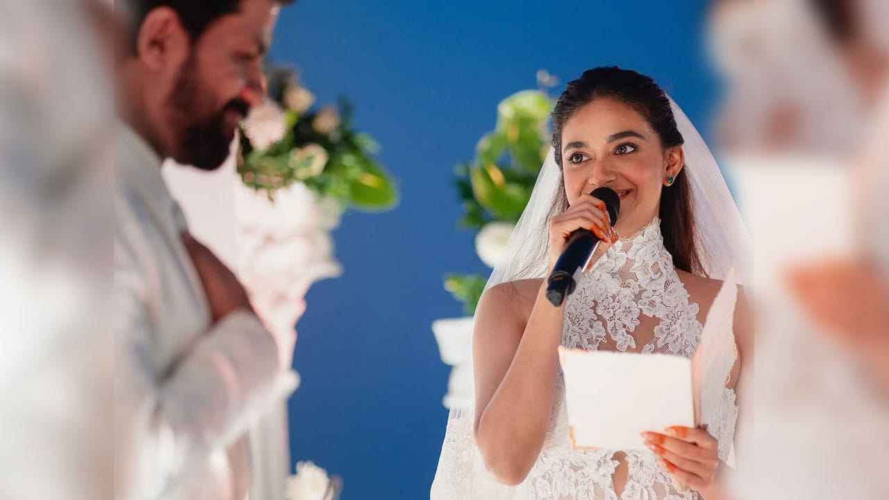 దీంతో ఈ బ్యూటీ నార్త్ పై కన్నేసి, బాలీవుడ్ లో వరస సినిమాలతో సందడి చేస్తుంది. తాజాగా బేబీజాన్ సినిమాతో పలకరించిన ఈ బ్యూటీ, బాలీవుడ్ లోనే మరో ప్రాజెక్ట్ కూడా సైన్ చేసినట్లు సమాచారం.