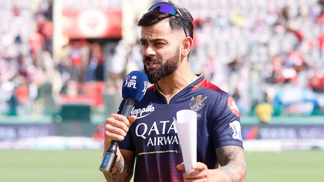 కోహ్లీ మళ్ళీ ఆర్‌సిబి కెప్టెన్ అవుతాడా? అధికారికంగా ఇంకా ఏమీ చెప్పనప్పటికీ, కోహ్లీ మరోసారి RCBకి నాయకత్వం వహించగలడని అభిమానులు నమ్ముతున్నారు. ఫాఫ్ డు ప్లెసిస్ విడుదలైన తర్వాత, RCB తదుపరి కెప్టెన్ పేరు ఇంకా ప్రకటించలేదు. ఇంతలో, ఆర్‌సీబీ కెప్టెన్ ప్రశ్నపై ఆర్‌సీబీ సీఓఓ రాజేష్ మీనన్, 'ప్రస్తుతానికి మేం ఏం నిర్ణయించుకోలేదు' అంటూ చెప్పుకొచ్చాడు. అన్నారు. మా బృందంలో చాలా మంది నాయకులు ఉన్నారు. అలాంటి ఆటగాళ్ళు 4-5గురు ఉన్నారు. ఏమి చేయాలో ఇంకా చర్చ జరగలేదు. మేమంతా ఆలోచించి ఒక నిర్ణయానికి వస్తాం' అంటూ తెలిపాడు.