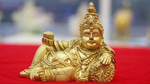 కుబేరుడి కృప కోసం ఇంట్లో ఈ నియమాలను పాటించండి..! ధన సంపద పెంచుకోండి..!