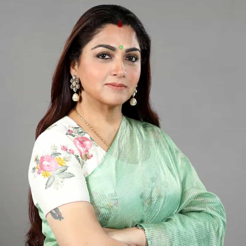 ఈ అందాల భామ. ప్రస్తుతం సినిమాలతో పాటు రాజకీయాల్లోనూ చాలా యాక్టివ్ గా ఉన్నారు ఆమె. ఖుష్బూ‌కు తెలుగుతో పాటు తమిళనాట కూడా మంచి ఫ్యాన్ ఫాలోయింగ్ ఉంది. ఆమెకు అక్కడ గుడి కూడా కట్టారు ఫ్యాన్స్.