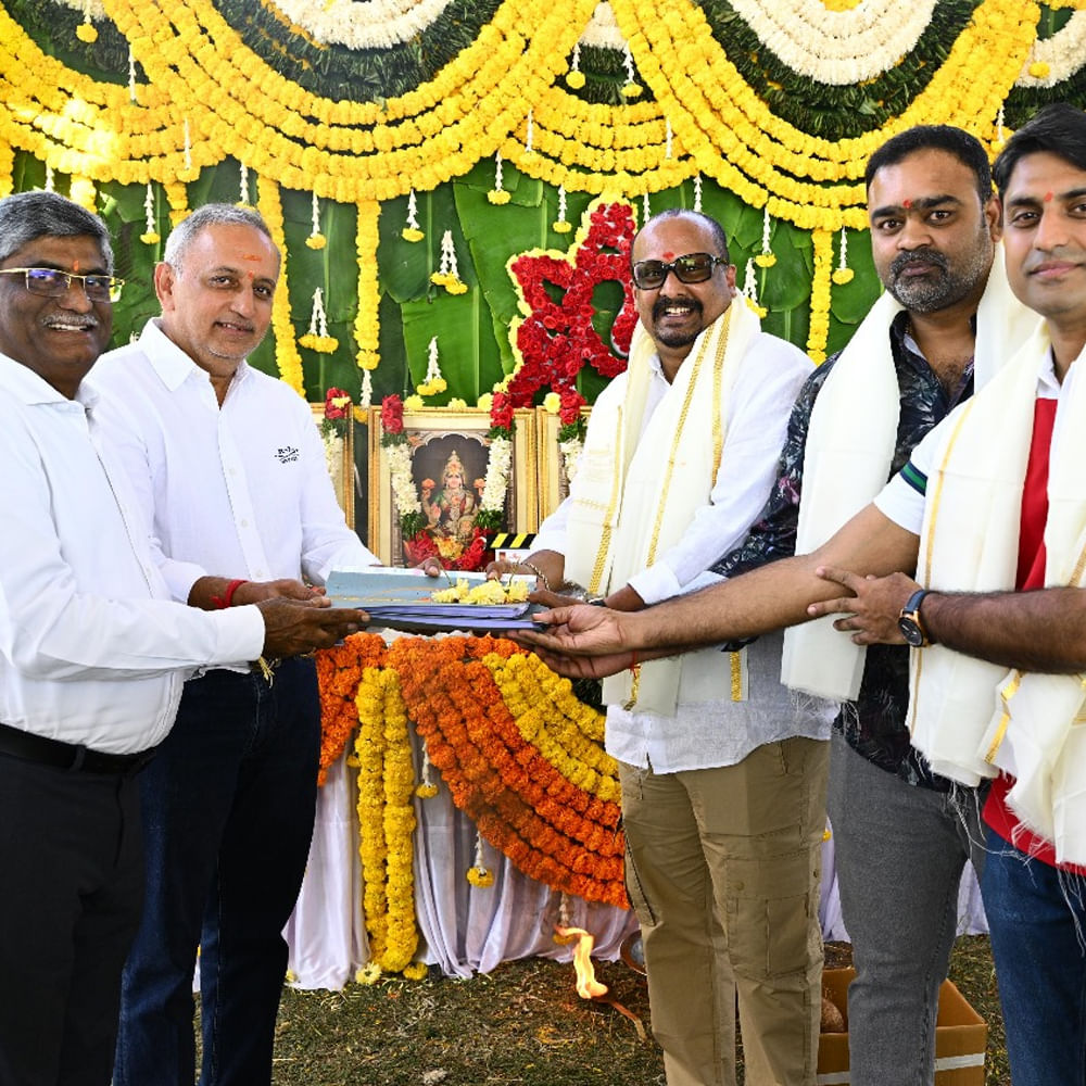 ఈ సంద‌ర్భంగా చిత్ర ద‌ర్శ‌కుడు తాతినేని స‌త్య ‘‘ఆహ్లాదాన్ని క‌లిగించే చ‌క్క‌టి ఎంట‌ర్‌టైన‌ర్‌గా ‘సతీ లీలావతి’ రూపొందుతుంది. మ‌న‌స్ఫూర్తిగా న‌వ్వుకునే రొమాంటిక్ డ్రామాగా అన్ని వ‌ర్గాల ప్రేక్ష‌కుల‌ను మెప్పించే అంశాల‌తో సినిమా తెర‌కెక్కుతుంది. లావ‌ణ్య త్రిపాఠి, దేవ్ మోహ‌న్ జోడీ ఫ్రెష్ లుక్‌తో మెప్పించ‌నున్నారు.  సినిమా రెగ్యుల‌ర్ షూటింగ్‌ను కూడా ఈరోజు నుంచే ప్రారంభిస్తున్నాం’’ అన్నారు. 