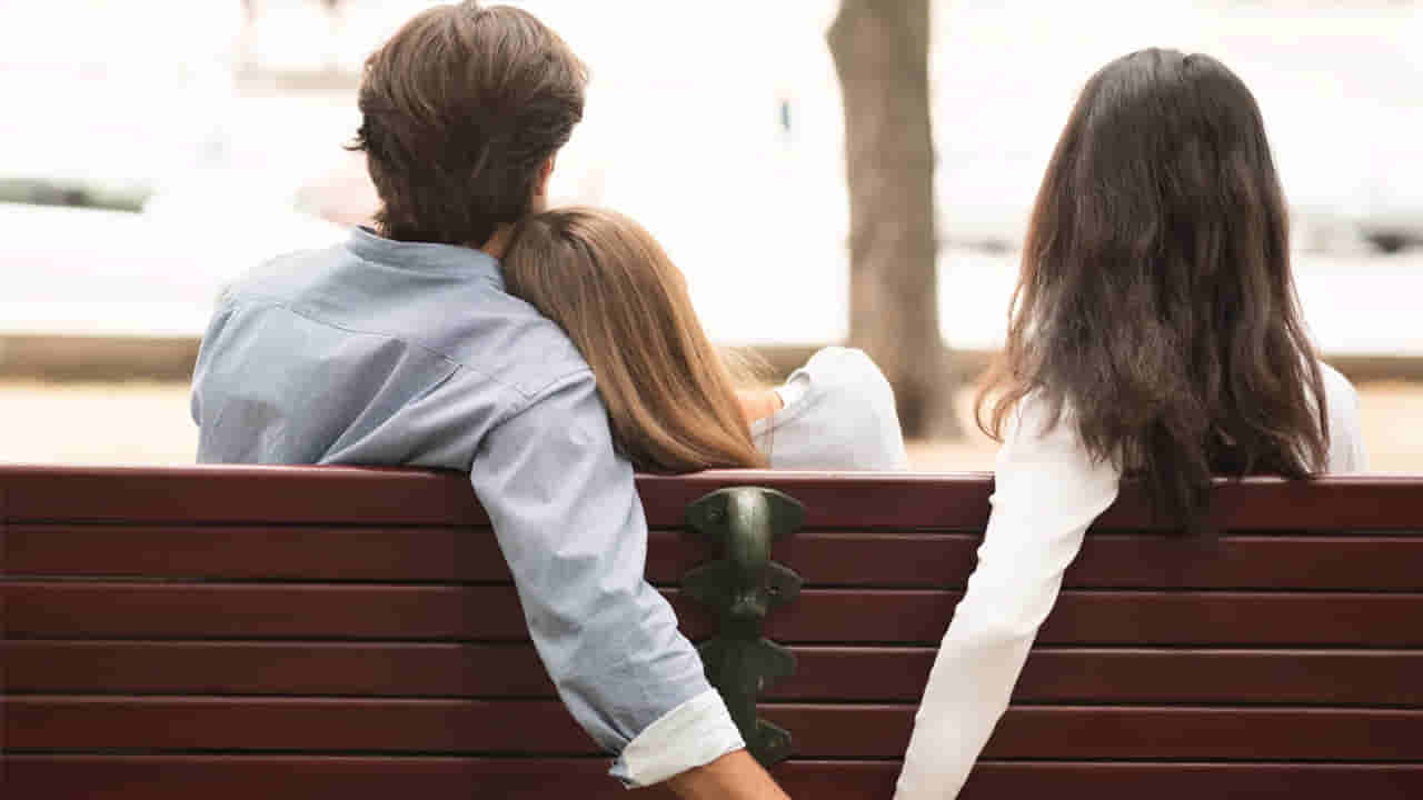 AP News: అనంతపురంలో ట్రయాంగిల్ లవ్ స్టోరీ.. ఒక్కడి కోసం ఇద్దరమ్మాయిలు.. సీన్ కట్ చేస్తే.!