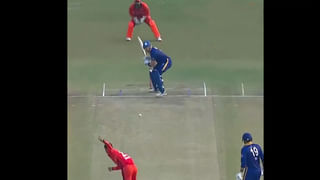 Video: ఎయిర్ పోర్ట్‌లో విరాట్ కోహ్లీ హగ్ చేసుకున్న మహిళ ఎవరు..? ఫ్యాన్స్‌ని పరేషాన్ చేస్తోన్న వీడియో