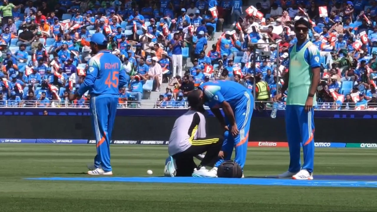 జహీర్ ఖాన్, ఇర్ఫాన్ పఠాన్ తర్వాత వన్డేల్లో 11 బంతుల ఓవర్ వేసిన మూడవ భారతీయుడిగా అతను నిలిచాడు. జహీర్ ఆరు సందర్భాలలో 10 బంతుల ఓవర్లు బౌలింగ్ చేశాడు.