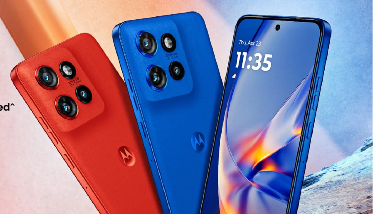 మోటరోలా ఎడ్జ్ 50 ప్రో 5జీ 8జీబీ+128జీబీ వేరియంట్ ధర రూ. 29,190గా ఉంది. మోటరోలా ఎడ్జ్ 50 ప్రో ఫోన్ హలో యూఐకు సంబంధించిన స్టాక్‌కు దగ్గరగా ఉంటుంది. ఈ ఫోన్ ఏఐకు సంబంధించిన చాలా సూక్ష్మమైన అప్లికేషన్‌తో వస్తుంది. ఇప్పటివరకు ఎడ్జ్ 50 ప్రోలోని ఏఐ ప్రాసెసింగ్‌ను మెరుగుపరచడానికి, అలాగే వీడియోలను స్థిరీకరించడానికి ఉపయోగించవచ్చు. 
