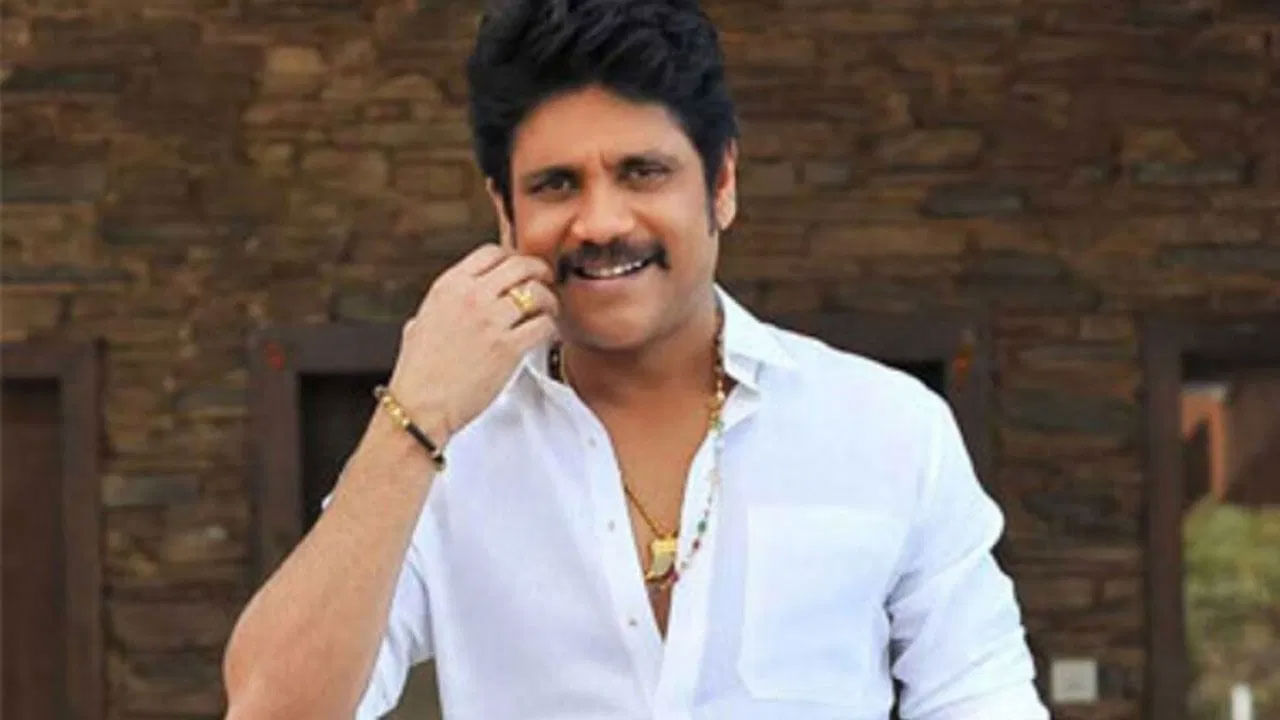 కింగ్ నాగార్జున అక్కినేని నాగేశ్వర్ రావు లెగసీని చెక్కు చెదరకుండా నిలబెట్టుకుంటూ వస్తున్నారు. ఇక ఈయన చేసిన చాలా సినిమాలు బ్లాక్ బస్టర్ హిట్ అందుకొని సంచలనం సృష్టించాయి. మరీ ముఖ్యంగా నాగ్ కెరీర్‌లో శివ సినిమా గురించి ప్రత్యేకంగా చెప్పాల్సిన పని లేదు. ఈ మూవీ ఆ రోజుల్లో రికార్డ్స్ క్రియేట్ చేసింది.