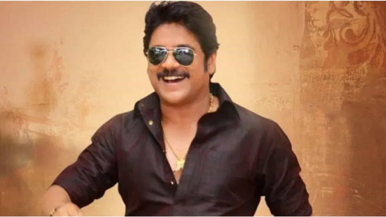 బంగార్రాజు సినిమా తర్వాత ఈ హీరో చేసిన సినిమాలు తక్కువే, అంతేకాకుండా సరైన హిట్ కూడా లేదు. దీంతో అక్కినేని అభిమానులు కాస్త అసహనం వ్యక్తం చేస్తున్నారు.
