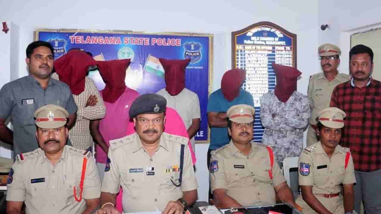 Telangana: ఆపిల్ పండ్లను దొంగిలిస్తున్నాడని.. మరీ ఇంత దారుణమా..?