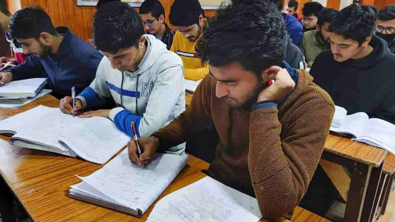 Coaching Centres: ఆ విద్యార్థులకు రూ.1.56 కోట్లు రిఫండ్‌ చేసిన కోచింగ్‌ సెంటర్లు.. NCH సీరియస్‌ వార్నింగ్