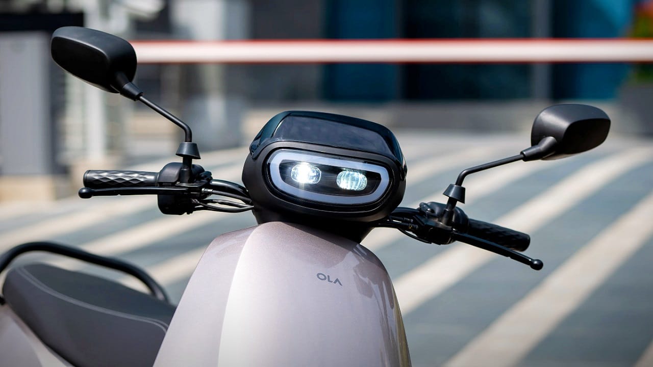 ఎంట్రీ-లెవల్ ఓలా ఎస్1 ఎక్స్ 2 కేడబ్ల్యూహెచ్, 3 కేడబ్ల్యూహెచ్ లేదా 4 కేడబ్ల్యూహెచ్ బ్యాటరీ ఎంపికలతో అందుబాటులో ఉంది. అయితే ఎస్1 ఎక్స్+ ప్రత్యేకంగా 4 కేడబ్ల్యూహెచ్ బ్యాటరీతో వస్తుంది. ఫ్లాగ్‌షిప్ ఎస్1 ప్రో+ మోడల్ 320 కిమీ పరిధిని, గరిష్ట వేగం 141 కిలోమీటర్లు ఉంటుంది. 
