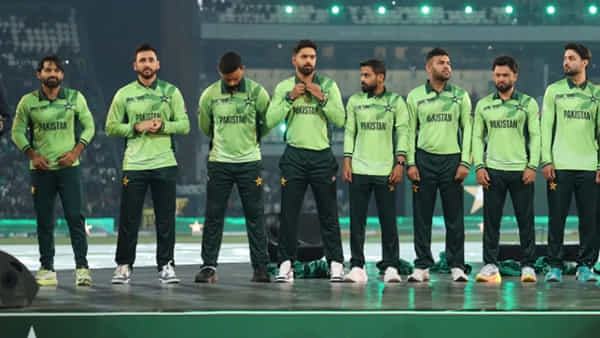 Champions Trophy: ఆ టీమ్ డ్రెస్ను కాపీ కొట్టారా? పాకిస్తాన్ జట్టు కొత్త జెర్సీపై ట్రోల్స్