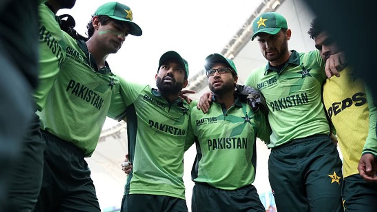 Champions Trophy Pakistan Prize Money: ఛాంపియన్స్ ట్రోఫీలో భాగంగా ఈరోజు జరగాల్సిన గ్రూప్-ఎ మ్యాచ్ వర్షం కారణంగా రద్దు అయింది. పాకిస్తాన్, బంగ్లాదేశ్ జట్ల మధ్య జరగాల్సిన మ్యాచ్ వర్షం కారణంగా రద్దయింది. రావల్పిండిలో వర్షం కారణంగా, టాస్ కూడా వేయలేకపోయారు. దీనితో, 2025 ఛాంపియన్స్ ట్రోఫీలో ఆతిథ్య పాకిస్తాన్ ప్రయాణం అత్యంత దారుణంగా ముగిసింది.