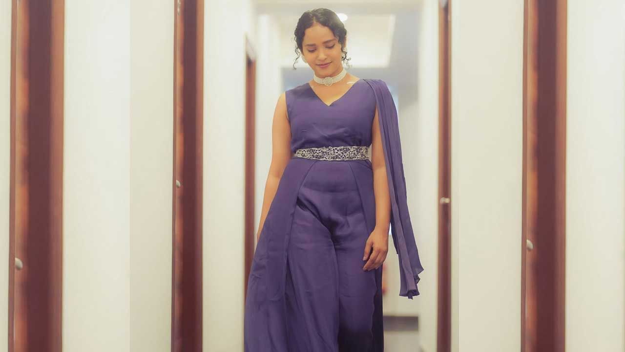 పుష్పలో చిన్న పాత్రలో కొద్దిసేపే కనిపించిన ఈ బ్యూటీ, పుష్ప2లో మాత్రం కీలక పాత్రలో నటించి, అందరినీ మెప్పించింది. దీంతో ఈ అమ్మడుకు ఫ్యాన్ ఫాలోయింగ్ విపరీతంగా పెరిగిపోయింది.చిన్ననాయనా అంటూ.. అల్లు అర్జున్ను పిలుస్తూ..తన నటనతో ఆకట్టుకుంది.