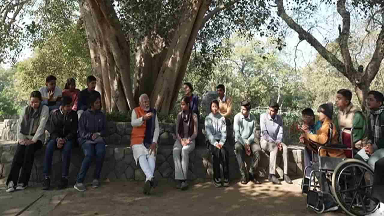 PM Modi: పోలింగ్కు ముందు ఆమ్ ఆద్మీ పార్టీపై బాంబ్ పేల్చిన ప్రధాని మోదీ.. !