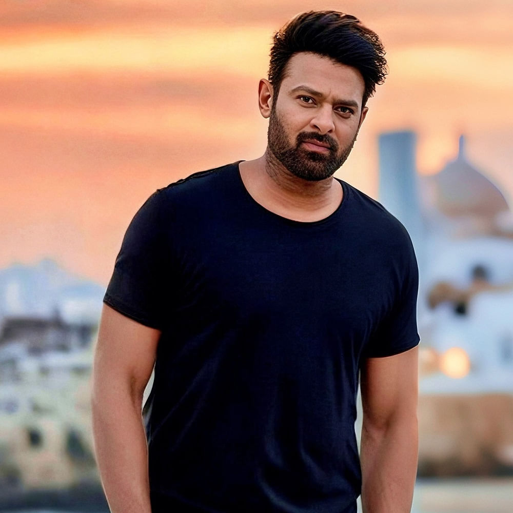 ప్రజెంట్‌ డార్లింగ్‌తో షూటింగ్‌లో పాల్గొంటున్న ఇమాన్వీ, ప్రభాస్‌ తనకోసం పంపించిన ఫుడ్‌ గురించి సోషల్ మీడియాలో షేర్ చేశారు. డార్లింగ్ ఇలా తన హీరోయిన్లకు ఫుడ్ పంపించటం ఇదే మొదటి సారేం కాదు. 