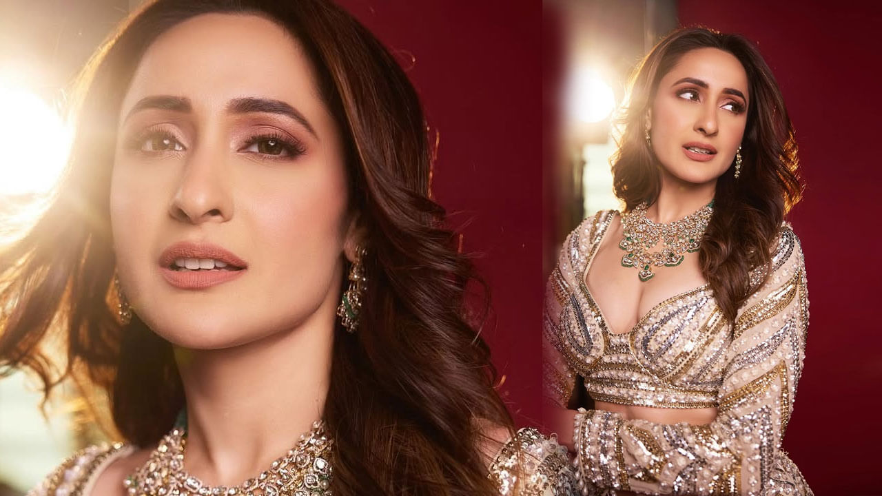 డాకు మహారాజ్ మూవీతో సక్సెస్ అందుకున్న ముద్దుగుమ్మ ప్రగ్యా జైస్వాల్ గురించి ఎంత చెప్పినా తక్కువే. బిగ్ బాస్ సీజన్ 4 విన్నర్ అభిజిత్ నటించిన మిర్చిలాంటి కుర్రోడు సినిమాతో తెలుగు వెండితెరపై అడుగు పెట్టింది ఈ ముద్దుగుమ్మ. కానీ ఈ అమ్మడుకు అంత ఫేమ్ రాలేదు.