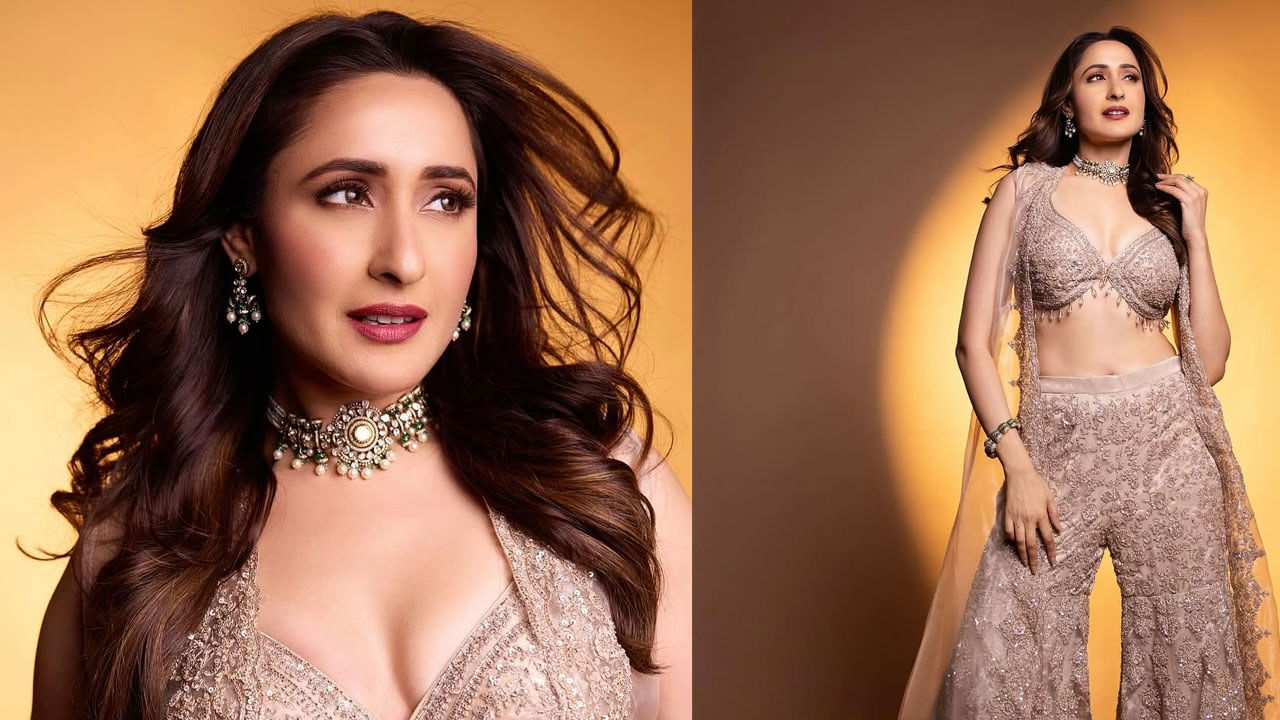 ఇక సినిమా అవకాశాలు రావేమో అనుకునే సమయంలో అదృష్టం తలుపు తట్టింది. బాలయ్య అఖండ సినిమాతో మంచి క్రేజ్ సంపాదించుకుంది. ఈ మూవీ కూడా బ్లాక్ బస్టర్ తర్వాత డాకు మహారాజ్ ఇలా వరస బ్లాక్ బస్టర్స్ తో మంచి జోష్‌ లో ఉంది.