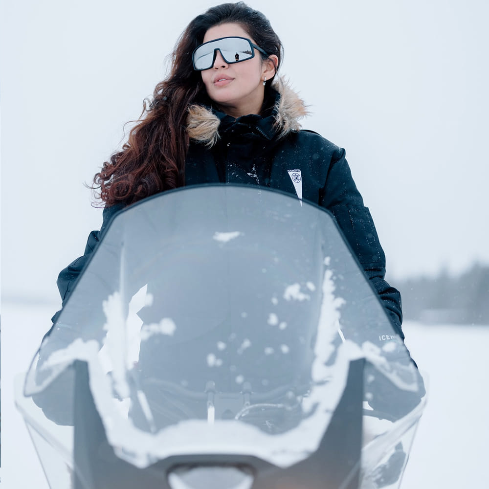 తాజాగా ప్రణీత సుభాష్ కొన్ని ఫోటోలను పంచుకుంది. మంచులో విహరిస్తూ  కొన్ని అందమైన ఆ ఫోటోలను పంచుకుంది. ఈ ఫోటోల పై నెటిజన్స్ రకరకాల కామెంట్స్ చేస్తున్నారు. ఈ అందమైన ఫోటోలు ఇప్పుడు వైరల్ అవుతున్నాయి. త్వరలోనే ప్రణీత సుభాష్ సెకండ్ ఇన్నింగ్స్ మొదలు పెట్టనుందని టాక్. 