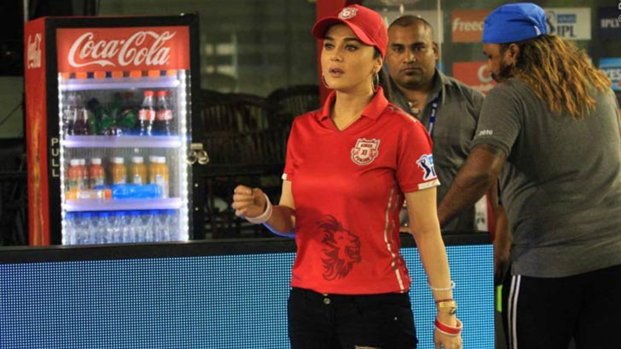 చాలా గ్యాప్‌ తర్వాత మళ్లీ తిరిగి వెండితెరపై మెరవబోతున్నారు ప్రీతి జింటా. సన్నీ డియోల్ తో కలిసి లాహోర్ 1947 లో నటించారు. ఈ మూవీని ఆమిర్ ఖాన్ ప్రొడక్షన్స్ నిర్మిస్తుంది. ఈ సినిమాపై బజ్ బాగానే ఉంది. ఈ సినిమాకు రాజ్ కుమార్ సంతోషి దర్శకత్వం వహిస్తుండగా,  ఎఆర్ రెహమాన్ సంగీతం అందిస్తున్నారు. 