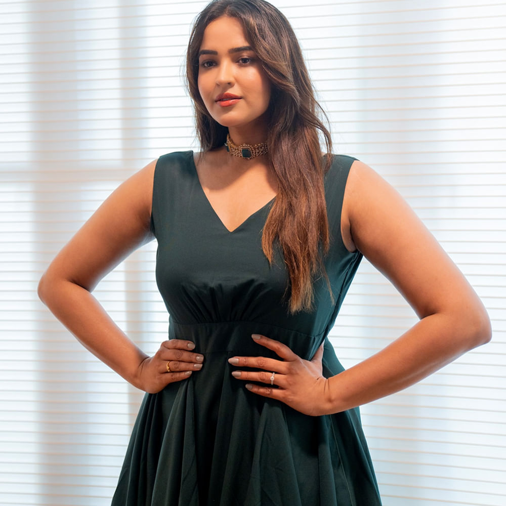 అలాగే రవితేజ రావణాసుర సినిమాల్లో మరో కీలక పాత్ర పోషించింది. అయితే ఎందుకోకానీ ఈ ముద్దుగుమ్మ క్రేజ్ మాత్రం రావడం లేదు.ప్రస్తుతం పవర్ స్టార్ పవన్ కల్యాణ్ నటిస్తోన్న హరిహర వీరమల్లు సినిమాలో పూజిత కూడా కనిపించనుందని తెలుస్తోంది. అలాగే ఓ తమిళ సినిమాలోనూ నటిస్తోందీ అందాల తార.