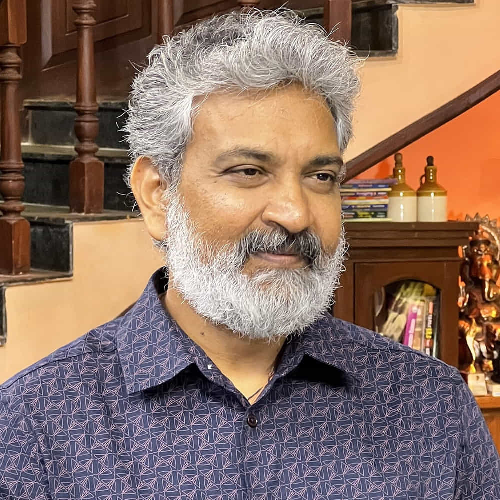 ఎత్తర జెండా అనే మాటను స్క్రీన్ మీదే కాదు, రియల్ లైఫ్లోనూ నిజం చేసి చూపించారు ఎస్.ఎస్.రాజమౌళి. ఇప్పుడు, ఇంటర్నేషనల్ డయాస్ మీద ఆయనకున్న రెస్పెక్ట్ అలాంటిది.