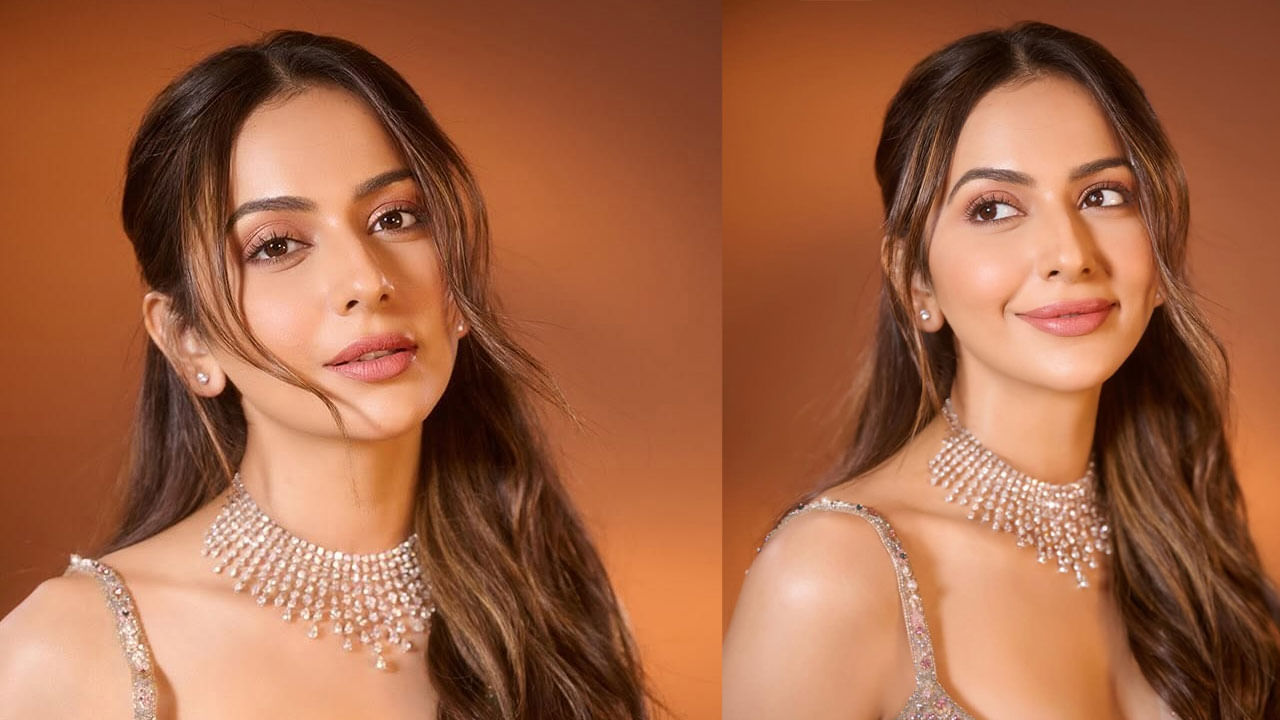 అంతే కాకుండా బాలీవుడ్ నిర్మాత జాకీ భగ్నానీ వివాహం చేసుకుంది ఈ బ్యూటీ. ఇక ఈ మధ్య రకుల్ వరస ఫొటో షూట్స్‌తో కుర్రకారును ఫిదా చేస్తుంది.