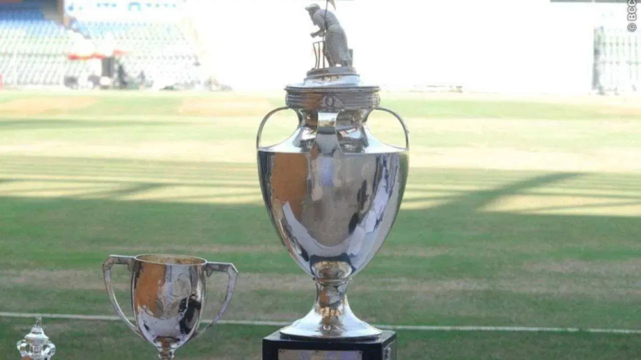 Ranji Trophy: ఇదెక్కడి మెంటల్ మాస్ ఛేజింగ్ మావా! ఒక్క వికెట్ పోకుండా 376 స్కోర్ మటాష్..