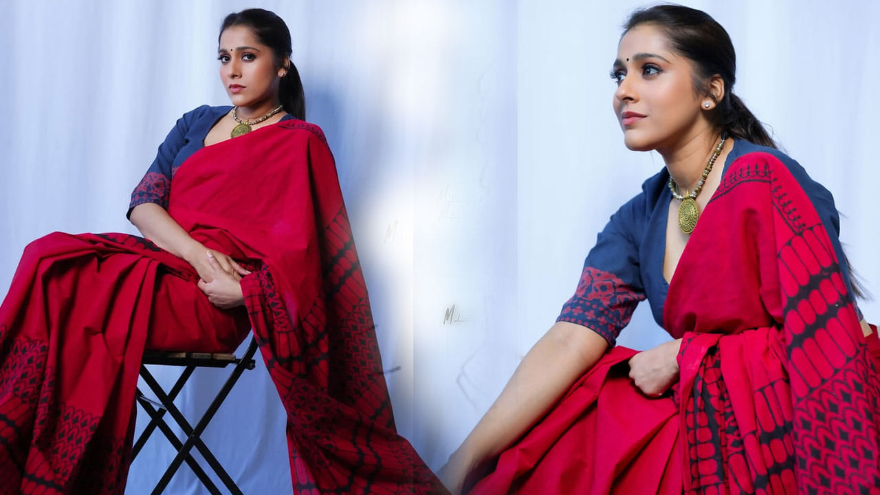 బుల్లితెర స్టార్ యాంకర్ రష్మీ గౌతమ్ అందరికీ సుపరిచితమే.  ఢీ, శ్రీదేవి డ్రామా కంపెనీ జబర్దస్త్ ద్వారా ఈ అమ్మడు యూత్‌ను ఆకట్టుకుంది. హోలీ మూవీ ద్వారా తెలుగు చిత్రపరిశ్రమలోకి ఎంట్రీ ఇచ్చిన ఈ ముద్దుగుమ్మ తర్వాత కరెంట్, గుంటూరు టాకీస్, నువ్వే నువ్వే లాంటి పలు సినిమాల్లో నటించింది.