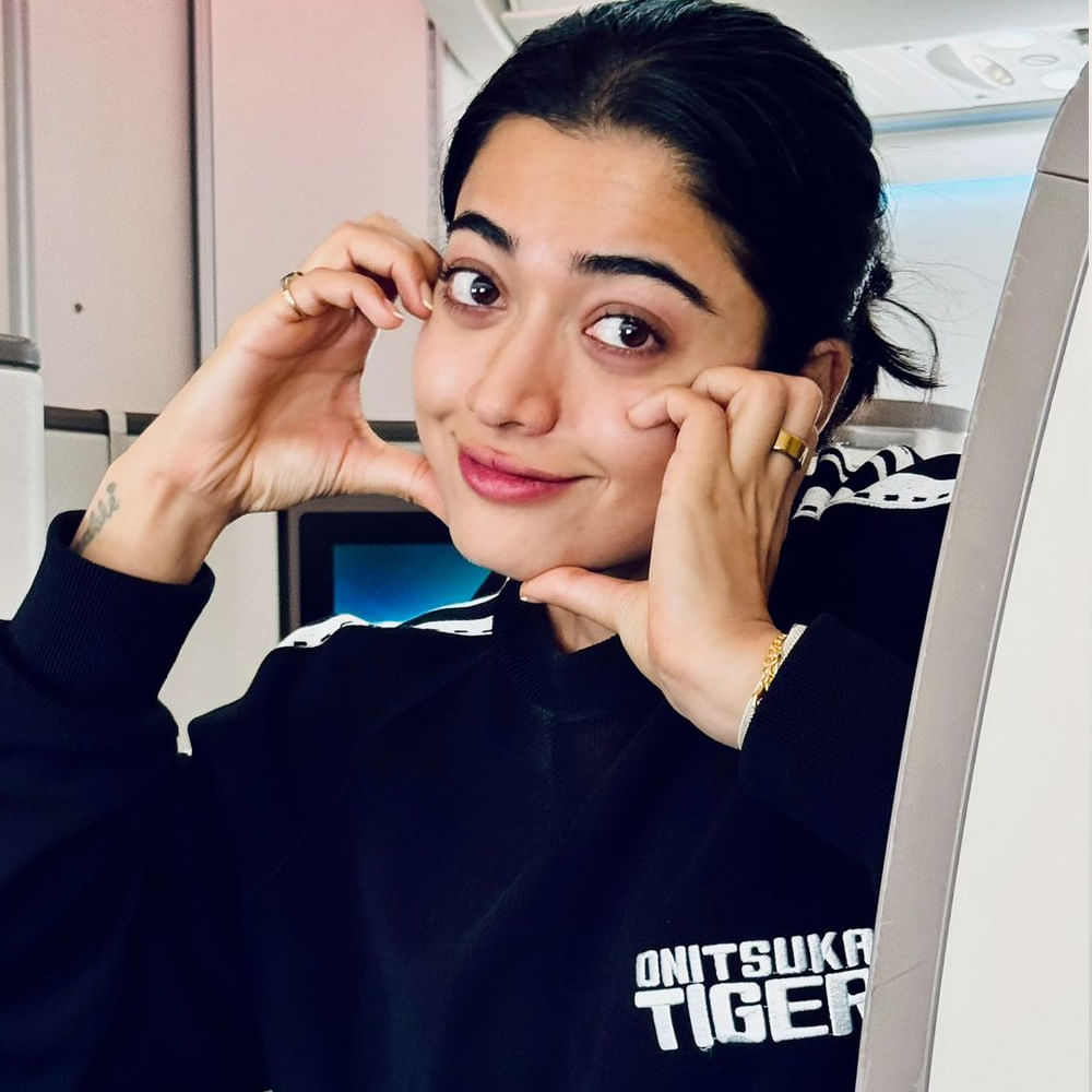 యానిమల్‌లో అమ్మడి పర్ఫార్మెన్స్‌కు హోల్ ఇండియా ఫిదా అయిపోయింది. ఇక శ్రీవల్లిగా పుష్ప 2లో రష్మిక నటన అద్భుతం అంతే. విక్కీ కౌశల్ హీరోగా నటించిన ఛావాలోనూ మహారాణి ఏసుబాయిగా అద్భుతమైన నటనతో మాయ చేసారు రష్మిక. 