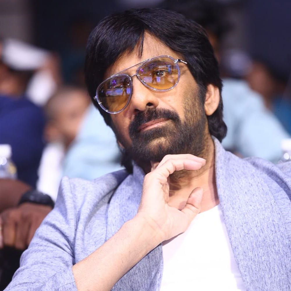 రవితేజకు మార్కెట్ లేదని కాదు ఉంది.. కానీ దాన్ని యూజ్ చేసుకోవడంలో తడబడుతున్నారు మాస్ రాజా. ఇప్పటికీ ఈయనకు సరిపోయే కథ వస్తే.. బాక్సాఫీస్ బద్ధలైపోతుంది. నాలుగేళ్ళ కింద క్రాక్.. రెండేళ్ళ కింద ధమాకా సినిమాలే దీనికి నిదర్శనం. 