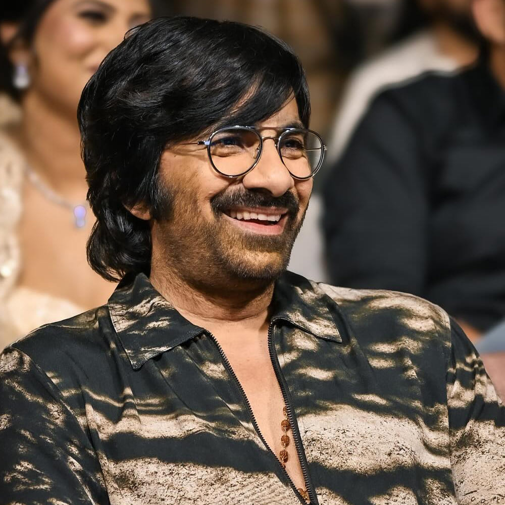 మ్యాడ్ ఫేమ్ కళ్యాణ్ శంకర్‌తోనూ ఓ సినిమాకు గ్రీన్ సిగ్నల్ ఇచ్చారు రవితేజ. కిషోర్ తిరుమల తర్వాత ఈ చిత్రం సెట్స్‌పైకి రానుంది. ప్రస్తుతం మ్యాడ్ స్క్వేర్‌తో బిజీగా ఉన్నారు కళ్యాణ్ శంకర్. మార్చి 29న రానుంది మ్యాడ్ స్క్వేర్. దీని తర్వాత మాస్ రాజా కథపై ఫోకస్ చేయనున్నారు కళ్యాణ్ శంకర్. 