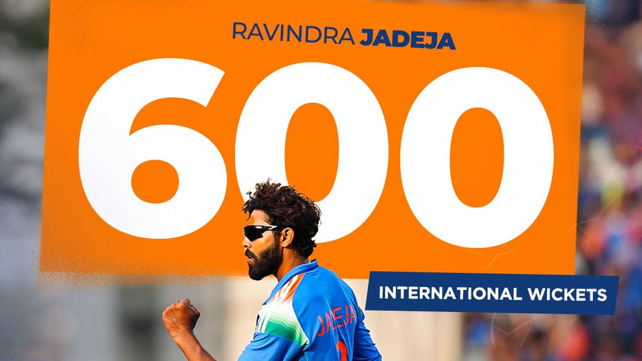 జడేజా టెస్టుల్లో 323 వికెట్లు, వన్డేల్లో 224, టీ20ల్లో 54 వికెట్లు పడగొట్టాడు. అంతర్జాతీయ క్రికెట్‌లో 6000 పరుగులు, 600 వికెట్లు తీసిన రెండవ భారతీయ ఆటగాడిగా జడేజా నిలిచాడు. అతని కంటే ముందు కపిల్ దేవ్ ఈ ఘనత సాధించాడు.