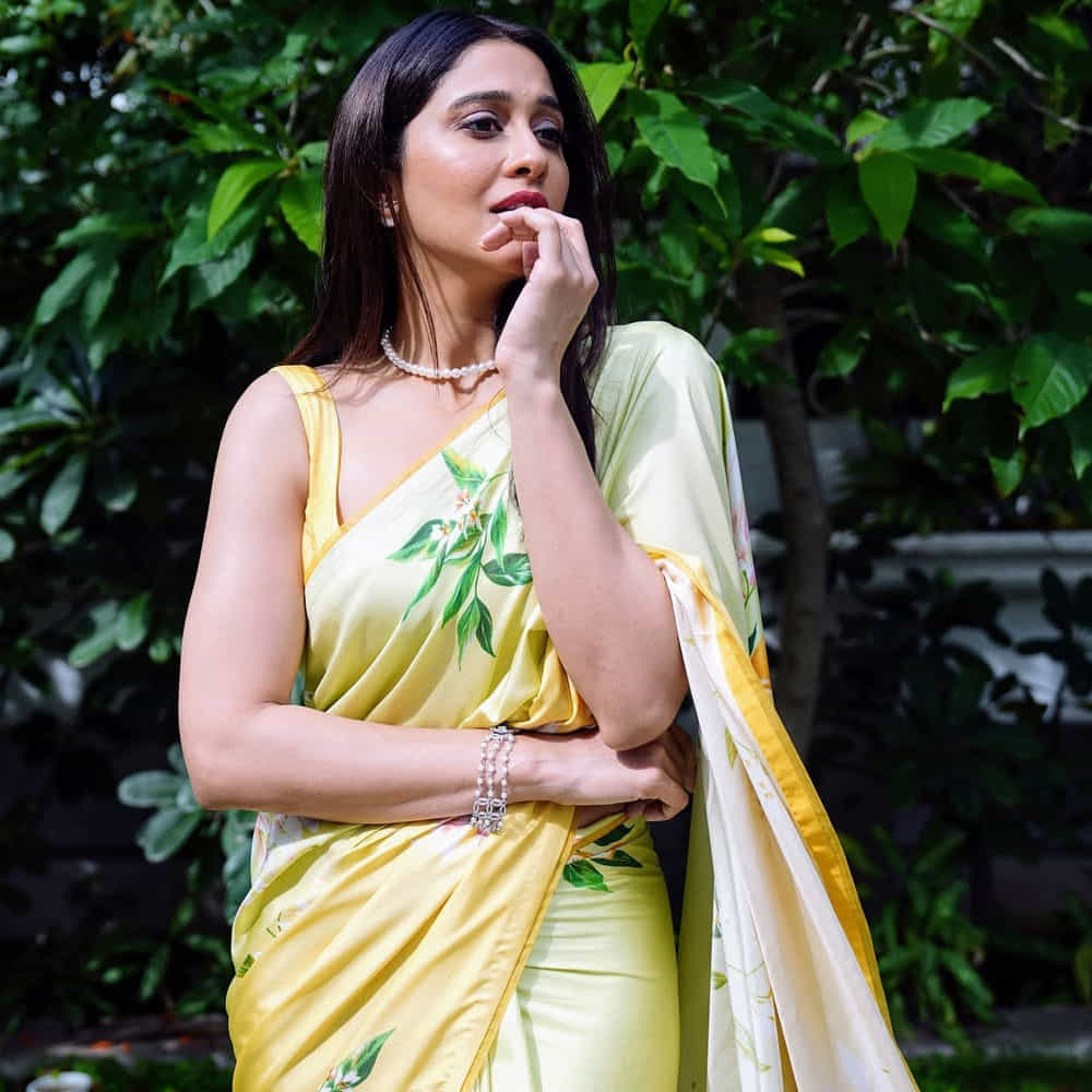 తాను దాదాపు 25 ఏల్లుగా ఎన్నో సినిమాల్లో, ప్రకటనలలో నటించానని.. కాబట్టి తనకు ఇండస్ట్రీ మీద అవగాహన ఉన్నట్లు తెలిపింది. బాలీవుడ్ ఇండస్ట్రీలో దక్షిణాది నటిగా కొనసాగడం చాలా కష్టమని..హిందీ సినిమాకు ఆడిషన్ కోసం వెళ్తే భాష ఎలా మాట్లాడుతున్నానో చూశారని తెలిపింది.