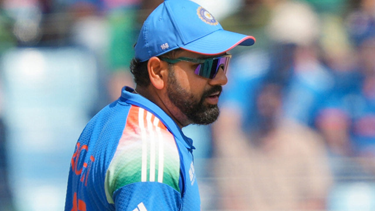 ఫిబ్రవరి 26న, న్యూజిలాండ్‌తో జరిగిన మ్యాచ్ కోసం టీం ఇండియా మొదటి ప్రాక్టీస్ కోసం వచ్చినప్పుడు, జట్టు వైస్ కెప్టెన్ కూడా మైదానంలో కనిపించలేదు. అతను జట్టుతో ప్రాక్టీస్ చేయడానికి కూడా రాలేదు. మీడియా నివేదికల ప్రకారం, గిల్ ఆరోగ్యం బాగాలేదు. నివేదికలు నమ్ముకుంటే, న్యూజిలాండ్‌తో జరిగే ఛాంపియన్స్ ట్రోఫీలో షమీ ఆడటంపై సస్పెన్స్ ఉంది.