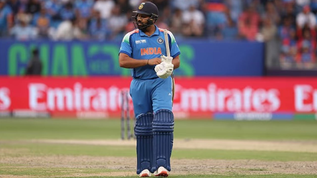 టైమ్స్ ఆఫ్ ఇండియా నివేదిక ప్రకారం, రోహిత్ శర్మ ఎటువంటి క్లిష్టమైన శారీరక శ్రమలోనూ పాల్గొనలేదు. ప్రాక్టీస్ సెషన్ అంతా అతను నెట్స్‌లో త్రో డౌన్‌లు కూడా ఆడలేదు. అయితే, రోహిత్ శర్మ ప్రాక్టీస్ సెషన్‌లో పూర్తిగా చురుగ్గా ఉన్నట్లు కనిపించలేదని నివేదిక పేర్కొంది. కానీ, అతను జట్టుకు సంబంధించిన కీలక విషయాల్లో, ప్రధాన కోచ్ గౌతమ్ గంభీర్, ఇతర సహాయక సిబ్బందితో కలిసి పాల్గొన్నట్లు ఖచ్చితంగా కనిపించింది.