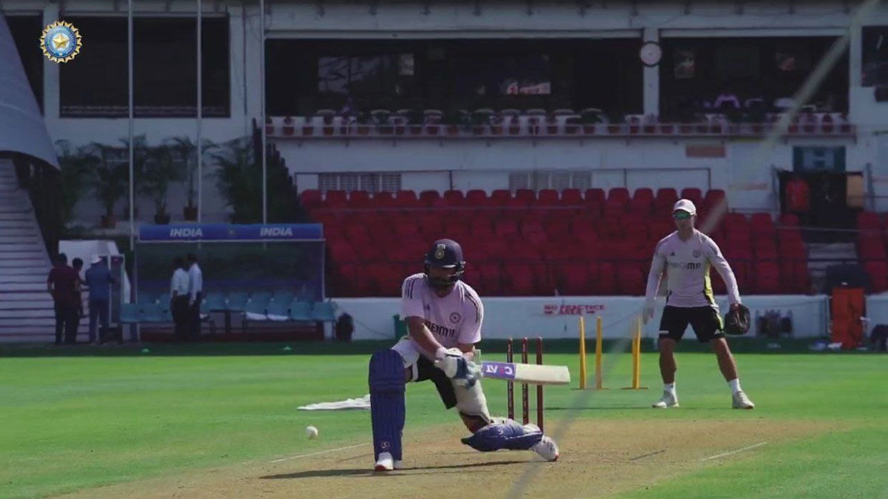 ఆరో ఓవర్లోనే భారత్ రెండో వికెట్ కోల్పోయి పీకల్లోతు కష్టాల్లో మునిగింది. కెప్టెన్ రోహిత్ శర్మ 7 బంతుల్లో 2 పరుగులు చేసిన తర్వాత క్యాచ్ అవుట్ అయ్యాడు. సాకిబ్ మహ్మద్ బౌలింగ్‌లో మిడ్-ఆన్‌లో లియామ్ లివింగ్‌స్టోన్ అద్భుత క్యాచ్‌తో హిట్ మ్యాన్ ఎటువంటి మెరుపులు లేకుండా పెవిలియన్ చేరాడు.