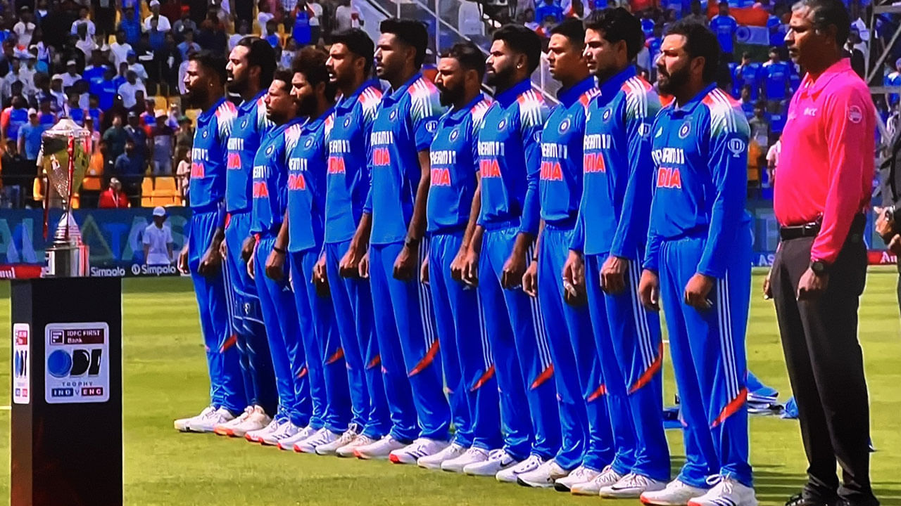 2024/25 సీజన్‌లో రోహిత్ శర్మ చేసిన పరుగులు ఎలా ఉన్నాయో ఓసారి చూద్దాం..6, 5, 23, 8, 2, 52, 0, 8, 18, 11, 3, 6, 10, 3, 9, 2గా ఉన్నాయి.