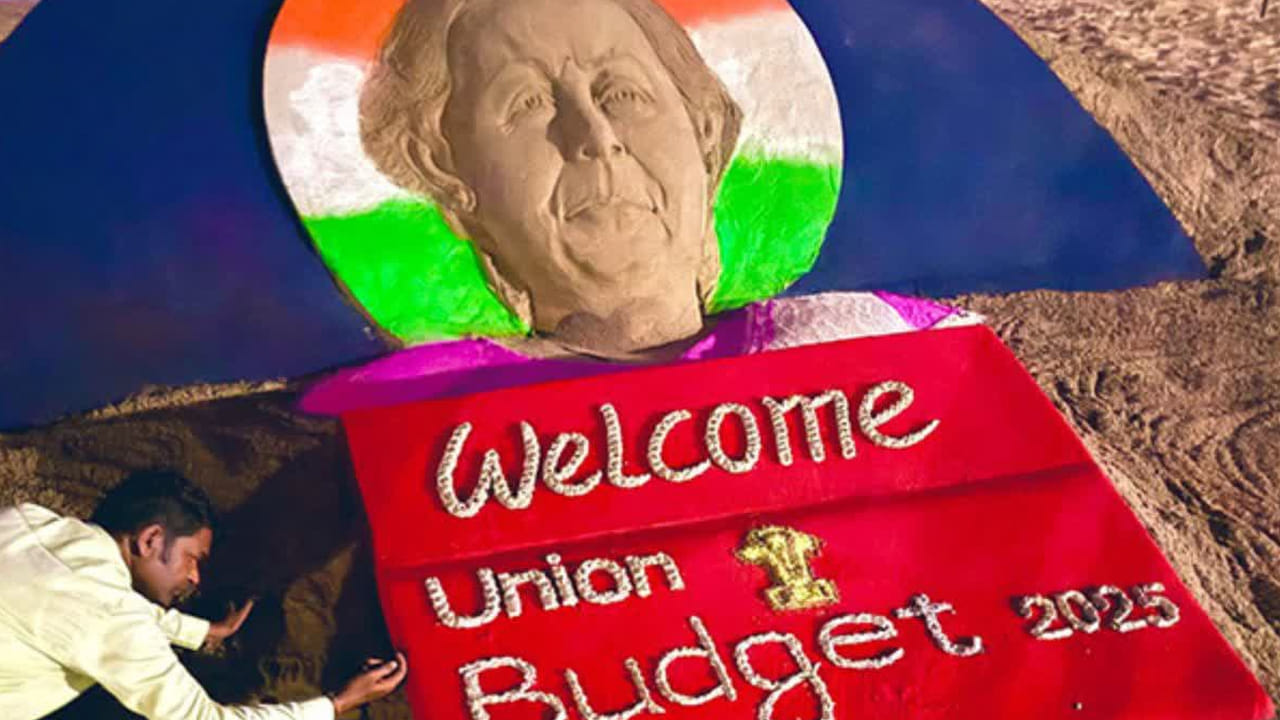 Budget 2025 : వినూత్న రీతిలో బడ్జెట్‌ 2025కి స్వాగతం పలికిన సైకత శిల్పి సుదర్శన్‌ పట్నాయక్‌.. అందులోని సందేశం ఏంటంటే..