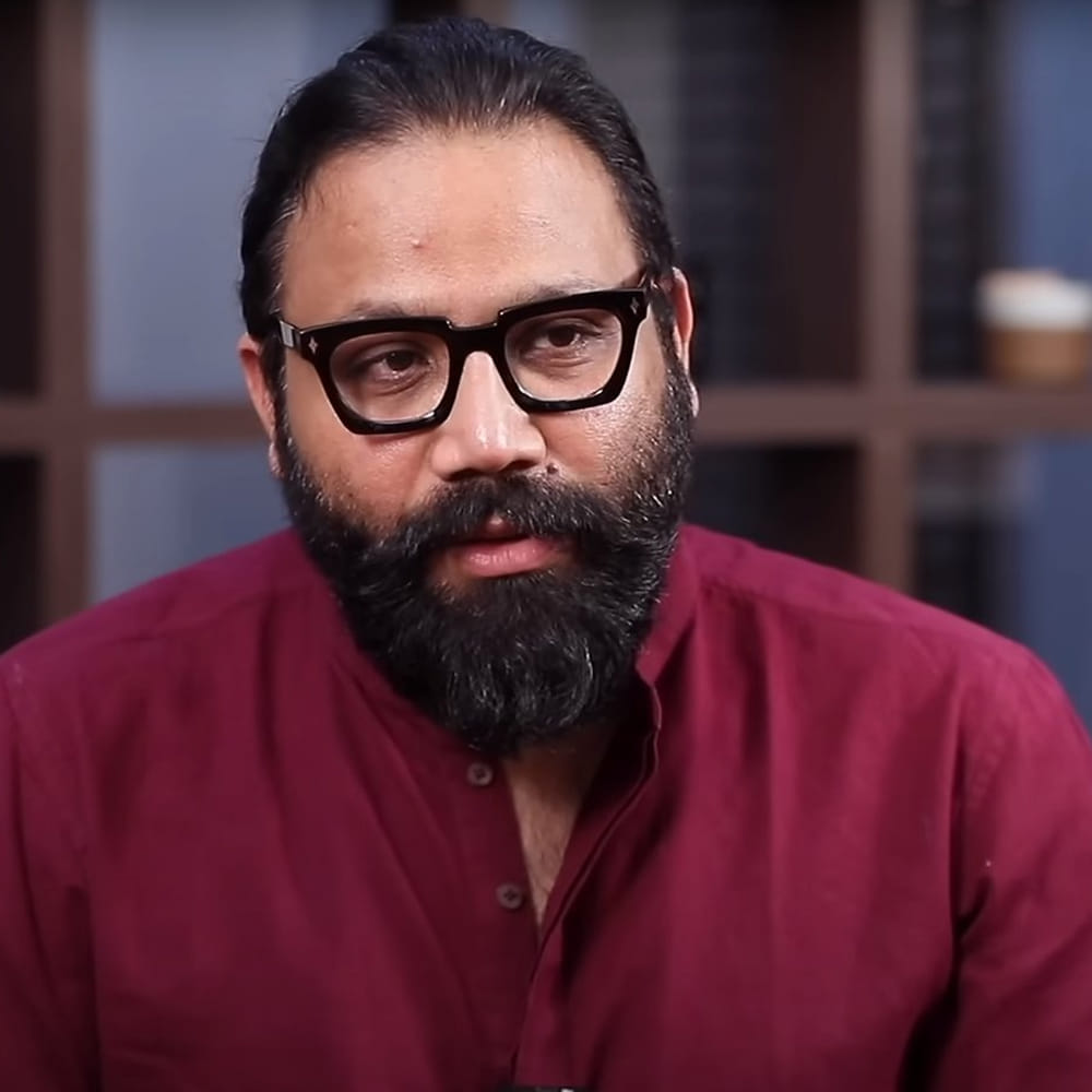 సందీప్ ఫోకస్ అంతా ఒక్కదాని మీదే.. తాను అనుకున్న ప్రకారమే సీన్.. స్క్రీన్ మీద ఎలివేట్ అవుతుందా? లేదా? అన్నదే అంటారు నార్త్ మేకర్. మేకింగ్ మీద అంత గ్రిప్ ఉంది కాబట్టే, రిజల్టుతో సంబంధం లేకుండా రాజమౌళి, సందీప్ రెడ్డి వంగా సినిమాలు వేల కోట్లు వసూలు చేస్తున్నాయి.