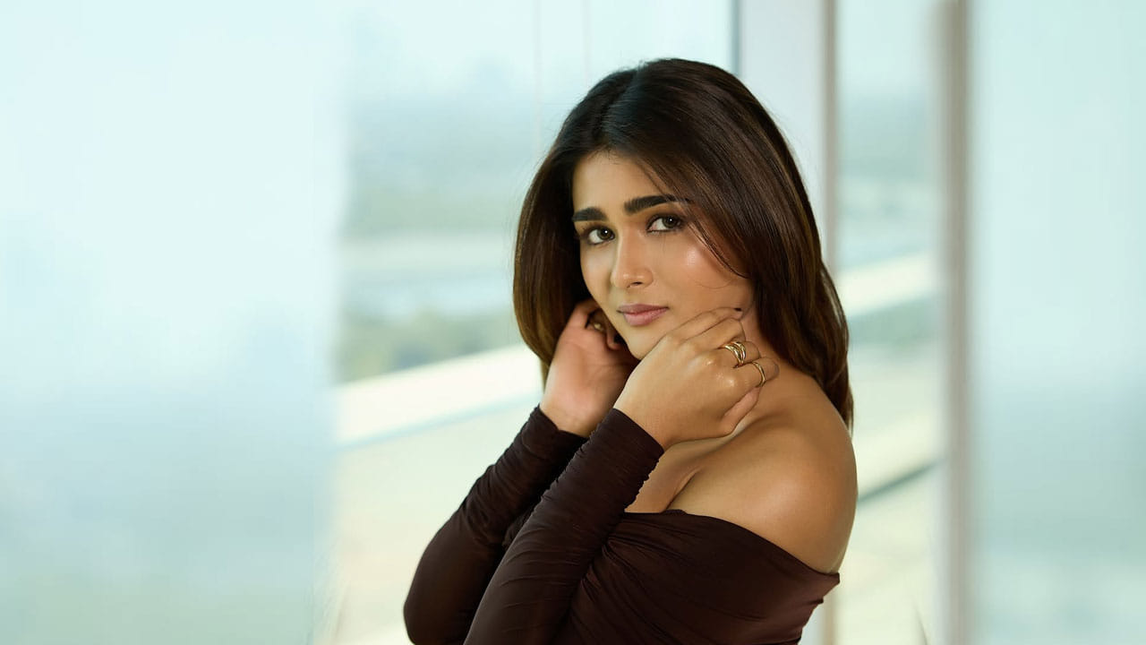 విజయ్ దేవరకొండ, సందీప్ రెడ్డి వంగా కాంబోలో వచ్చిన సినిమా అర్జున్ రెడ్డి. ఈ మూవీ రిలీజై రికార్డ్స్ క్రియేట్ చేసిన విషయం తెలిసిందే. ఎవరూ ఊహించని విధంగా సినిమా విడుదలై మంచి రెస్పాన్స్ అందుకుంది.