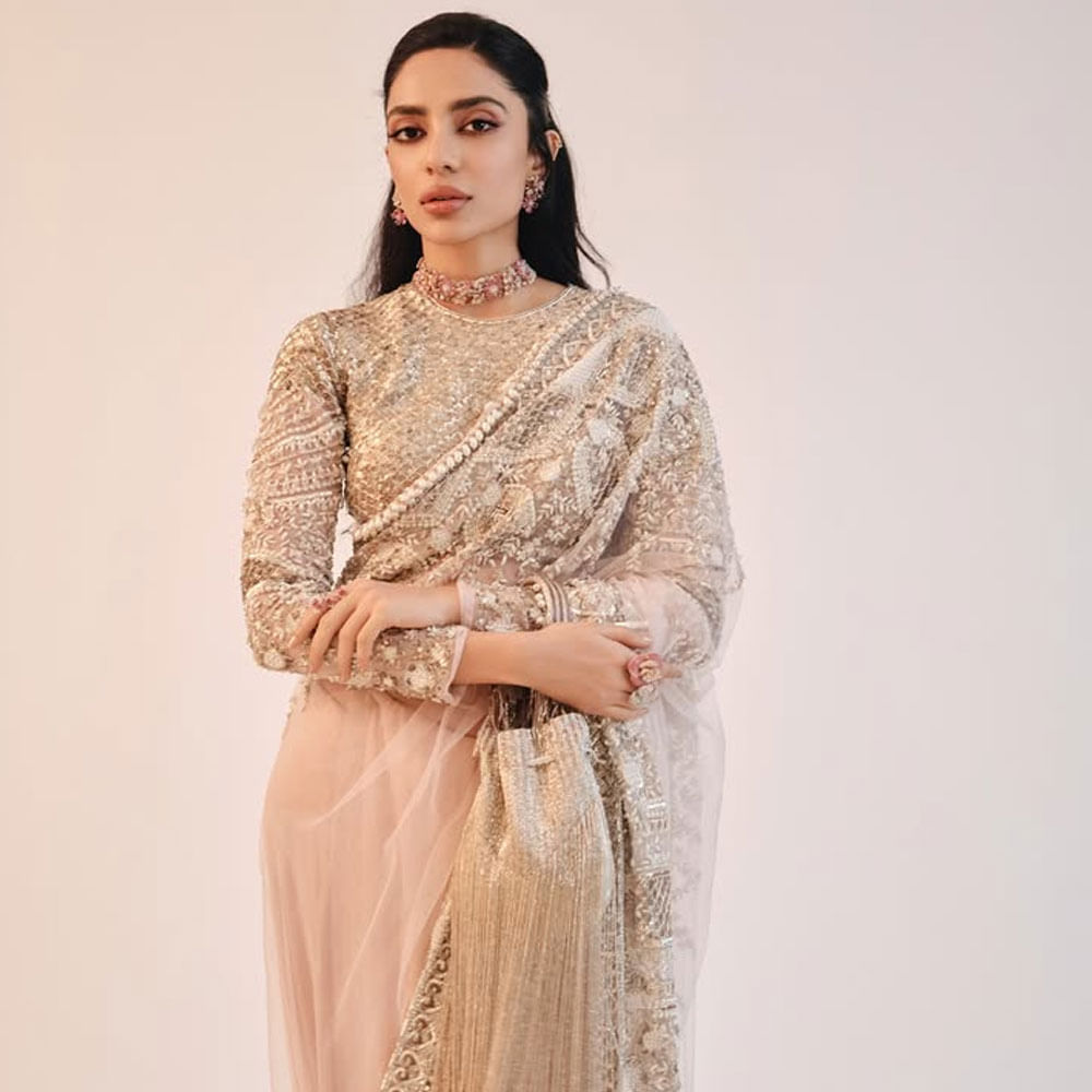 2013లో ఫెమినా మిస్ ఇండియా పోటీలో పాల్గొని ఫెమినా మిస్ ఇండియా ఎర్త్ 2013 టైటిల్‌ను గెలుచుకుంది. ఆ తర్వాత ఆమె  మిస్ ఎర్త్ 2023 పోటీలో భారతదేశానికి ప్రాతినిధ్యం వహించింది. ఇక ఆ తర్వాత ఇండస్ట్రీలోకి అడుగుపెట్టింది. 