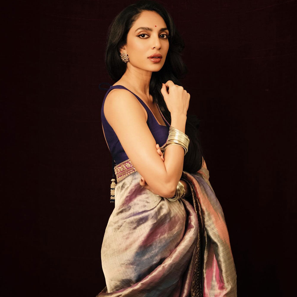 2016లో అనురాగ్ కశ్యప్ దర్శకత్వం వహించిన సైకలాజికల్ క్రైమ్ థ్రిల్లర్ చిత్రం రామన్ రాఘవ్ 2.0తో మూవీతో హిందీ చలనచిత్ర పరిశ్రమలోకి ఎంట్రీ ఇచ్చింది. ఆ తర్వాత తెలుగు , తమిళం, హిందీ భాషలలో వరుస చిత్రాల్లో నటించింది. 