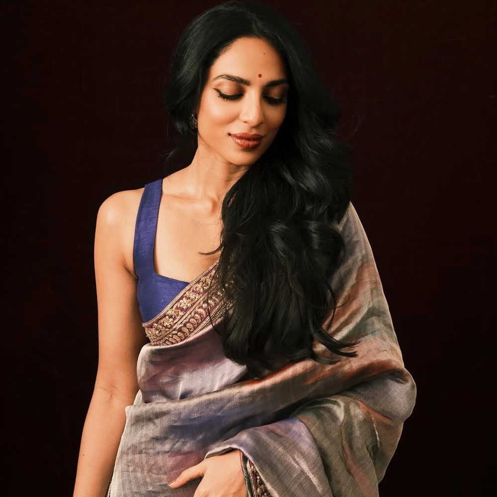 గతేడాది డిసెంబర్ 4న అక్కినేని నాగచైతన్యను ప్రేమించి పెళ్లి చేసుకుంది. వీరిద్దరి వివాహం హైదరాబాద్ లోని అన్నపూర్ణ స్టూడియోలో ఘనంగా జరిగింది. ప్రస్తుతం చైతూ తండేల్ మూవీలో నటిస్తున్నాడు. ఫిబ్రవరి 7న ఈసినిమా విడుదల కానుంది. 