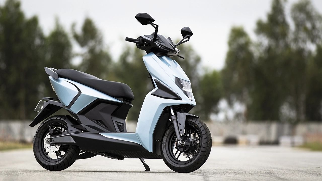 EV Scooters: 248 కిలోమీటర్ల మైలేజ్‌తో నయా ఈవీ స్కూటర్.. ధర ఎంతో తెలుసా?