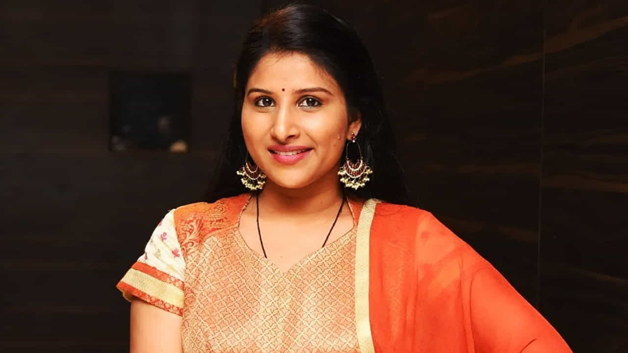 ' అరస వెళ్లి సూర్యభగవానుని ఆలయాన్ని దర్శించాలనుకున్న సందర్భంలో కేంద్రమంత్రి రామ్మోహన్నాయుడుగారి కుటుంబం ఒక కళాకారిణిగా, ఒక ఆడబిడ్డగా నన్ను వాళ్లతోపాటు ఆహ్వానించారు