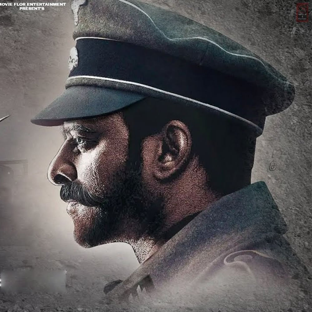 సలార్‌ ముందుకొచ్చినా, కల్కి సీక్వెల్‌ ముందుకొచ్చినా... స్పిరిట్‌ వెనక్కి వెళ్లే ప్రమాదం గట్టిగా కనిపిస్తోంది. దానికి రీజన్‌ కూడా సందీప్‌ రెడ్డి వంగా. నా సినిమా చేస్తున్నప్పుడు మరే సినిమాలో నటించకూడదు, నా మూవీ లుక్‌ బయటకు లీక్‌ కావడానికి వీల్లేదు. 