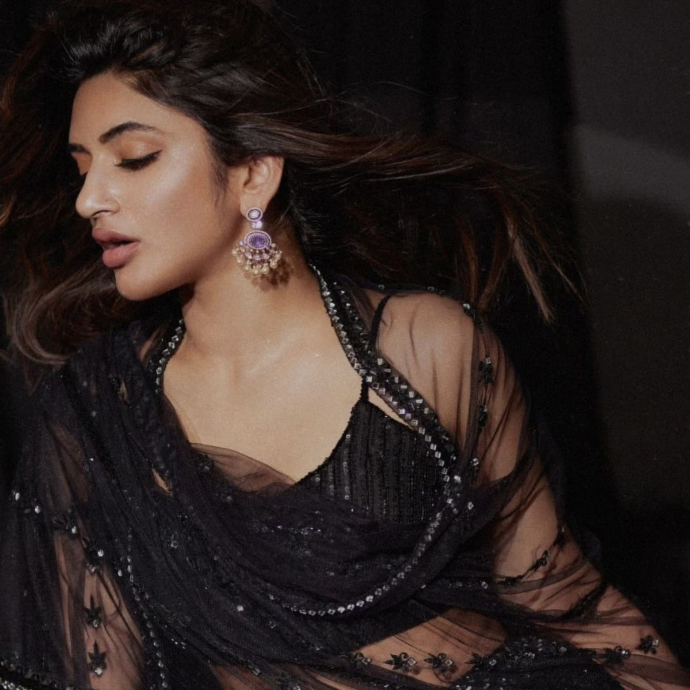 ముందు ఈ సినిమాలో త్రిప్తి దిమ్రిని పీమేల్ లీడ్‌గా తీసుకున్నా.. తాజాగా శ్రీలీల ఆమెను రీ ప్లేస్ చేసారు. బాలీవుడ్ క్లాసిక్స్‌లో ఆషికి ఫ్రాంచైజీ ఒకటి. 13 ఏళ్ళ తర్వాత ఈ సిరీస్‌లో పార్ట్ 3 వస్తుంది. 